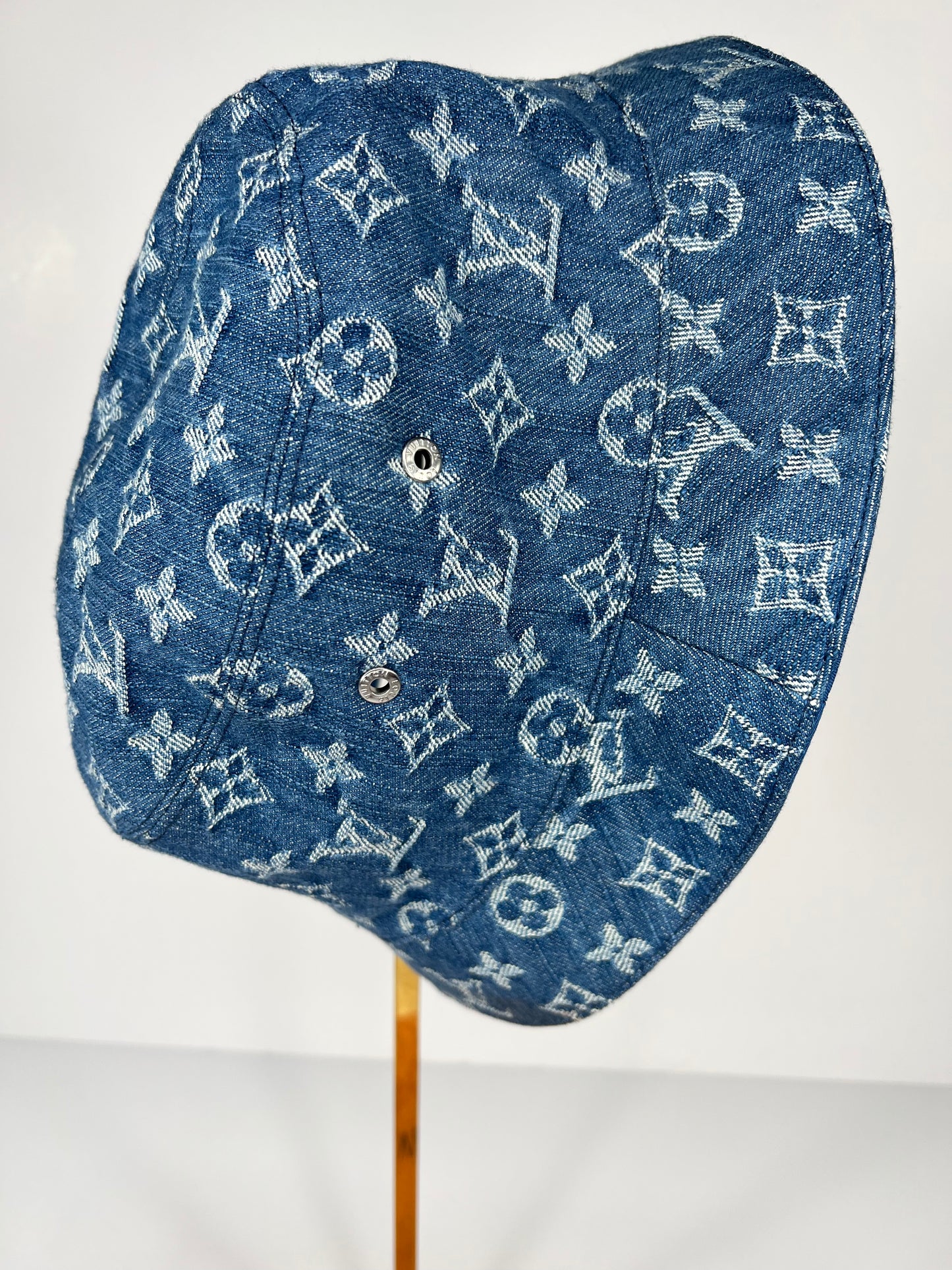 Louis Vuitton Monogram Essential Bucket Hat Blue Cotton. Size 58