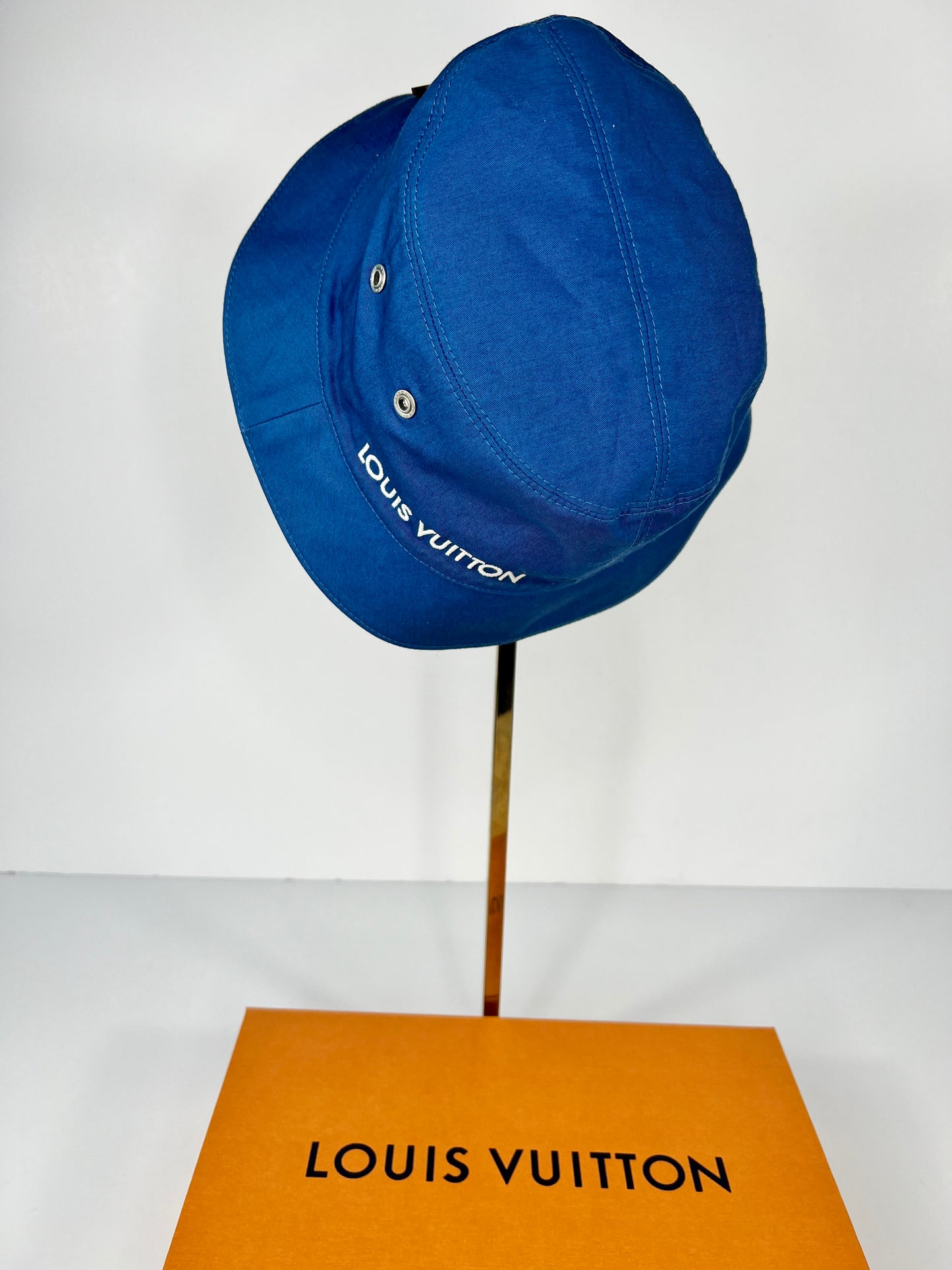 louis vuitton hat blue